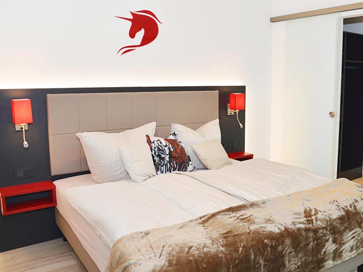 Düren - Eifel Hotel Rotes Einhorn **** מראה חיצוני תמונה