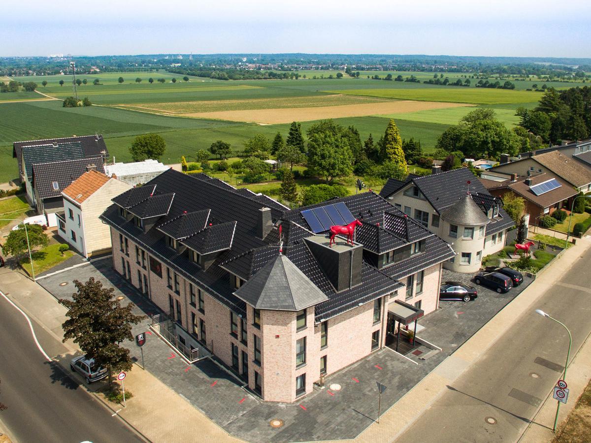 Düren - Eifel Hotel Rotes Einhorn **** מראה חיצוני תמונה